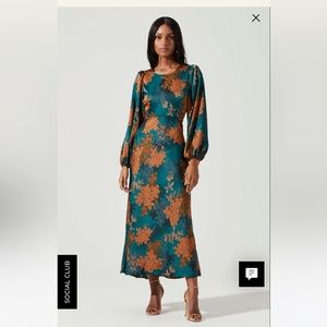 ASTR the label Quinn cutout midi dress